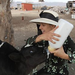 Adela Ucar viaja al pasado en '21 días, Como hace 100 años'