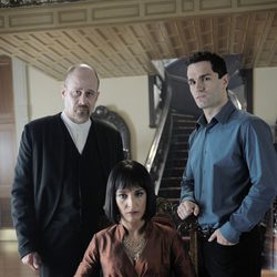 Terry Kinney, Deena Aziz y Sam Witwer