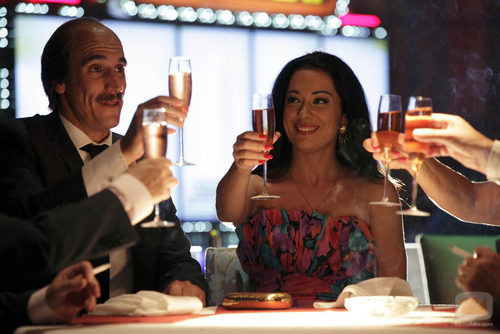 Diego Gómez (Rodrigo Poison) e Isabel Pantoja (Eva Marciel)