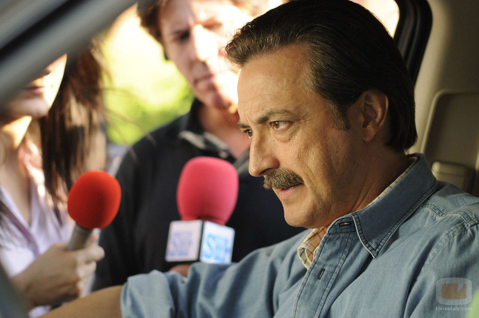 Julián Muñoz, impasible ante los medios en 'Mi Gitana'