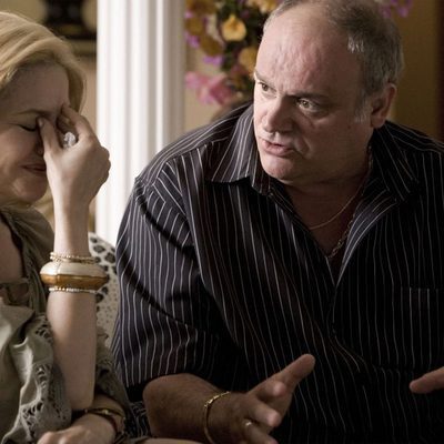 Mayte Zaldívar (Carmen Gutiérrez) y Jesús Gil (Juanma Lara)