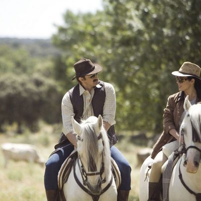 Julián Muñoz e Isabel Pantoja, a caballo