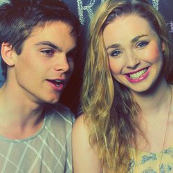 Alex Hendey y Mini McGuinnes de 'Skins'