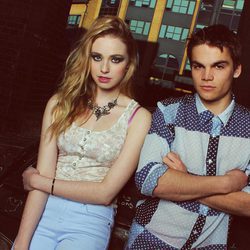 Freya Mavon y Sam Jackson son compañeros de reparto en 'Skins'