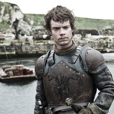 Alfie Allen es Theon Greyjoy en la segunda temporada de 'Juego de tronos'