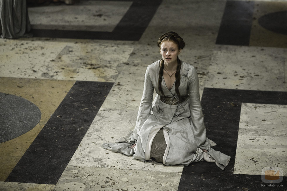 Sansa Stark (Sophie Turner) llora en 'Juego de tronos'