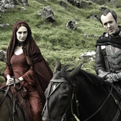 Carice van Houten y Stephen Dillane cabalgan en 'Juego de tronos'