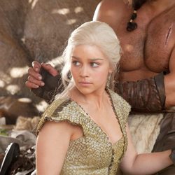 Daenerys Targaryen (Emilia Clarke) es la lideresa del pueblo dothraki en 'Juego de tronos'