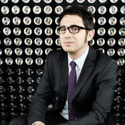 Berto Romero con traje en 'Buenas noches y Buenafuente'