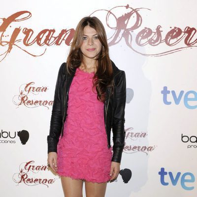 Thais Blume apoya a sus compañeros de 'Gran Reserva' en el preestreno de su tercera temporada