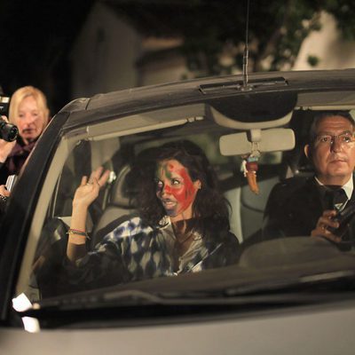 Patricia Vico con la cara pintada en una escena de la TV Movie 'Carmina'