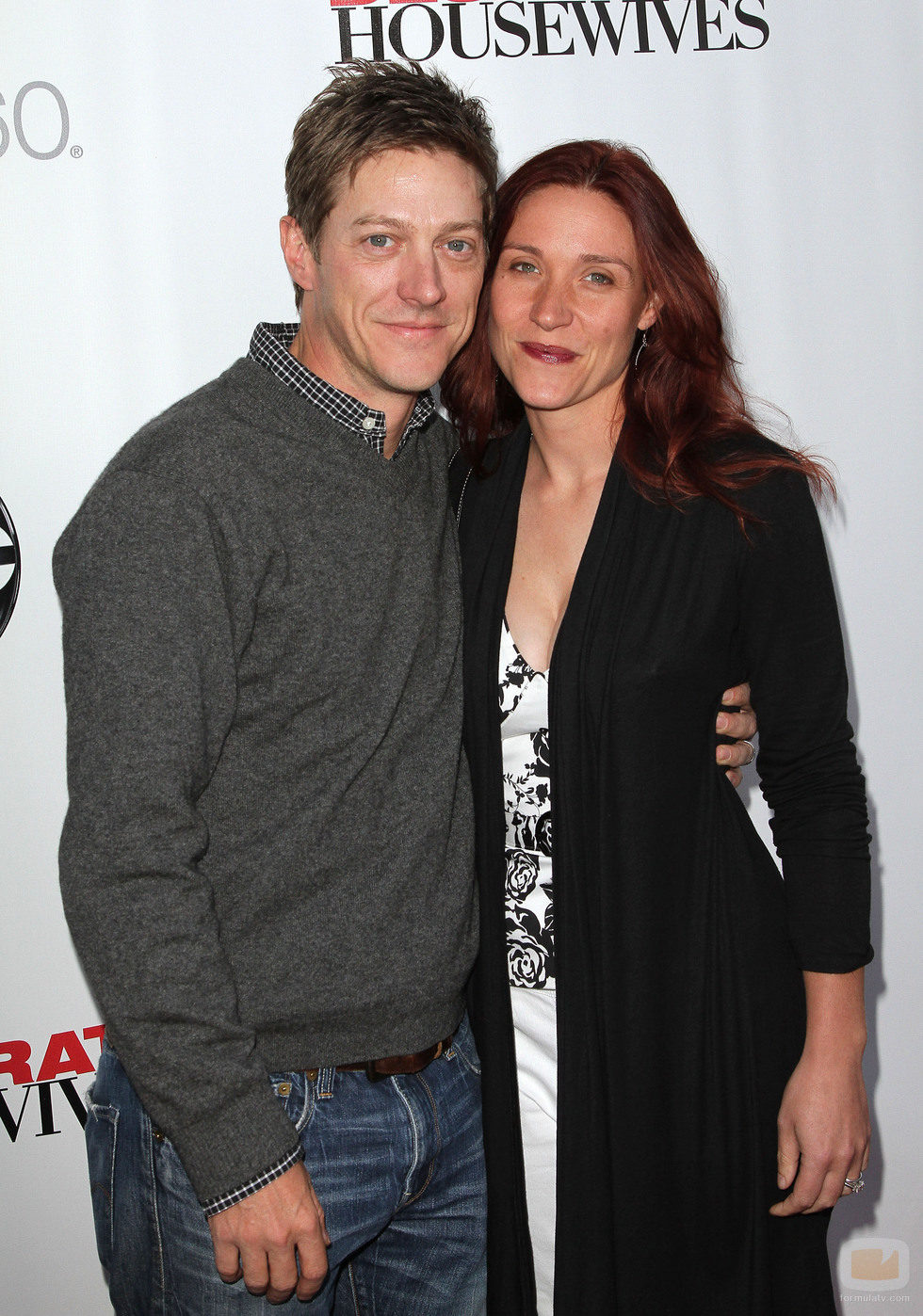 Kevin Rahm y su prometida en la fiesta final de 'Mujeres desesperadas'