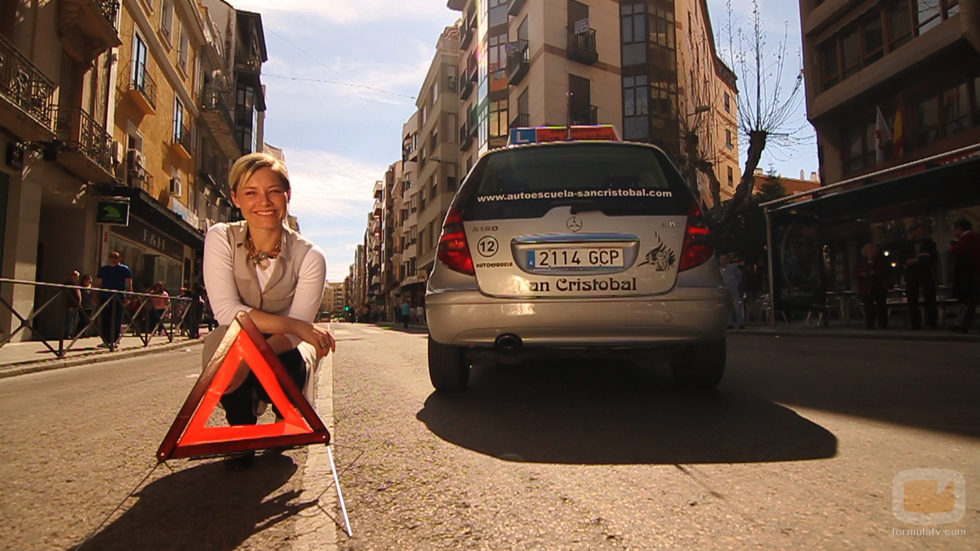 Soraya sobre un triángulo de emergencia