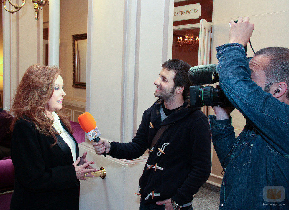 Fedra Lorente con los medios de comunicación