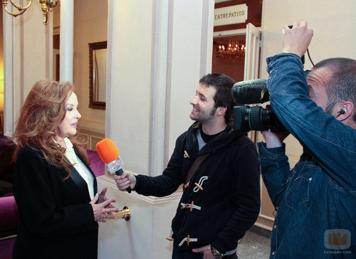 Fedra Lorente con los medios de comunicación