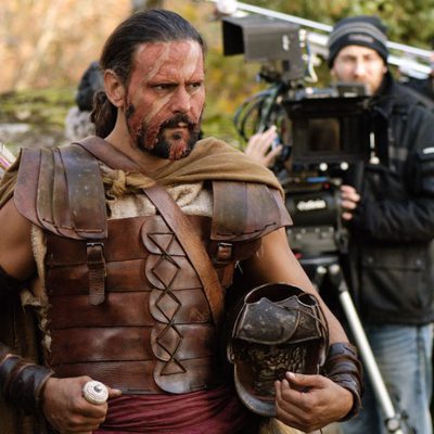Roberto Enríquez y Alfonso Bassave ruedan la tercera temporada de 'Hispania'