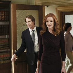 Bree Van de Kamp y Trip Weston en el juzgado en el último episodio de 'Mujeres Desesperadas'