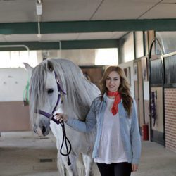 Marta Hazas con Capricho, su caballo en 'Bandolera'