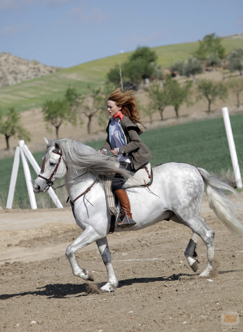 Marta Hazas, Sara Reeves en 'Bandolera', a lomos de Capricho