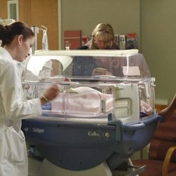 Bebés en la incubadora en "Atracción física, reacción química"