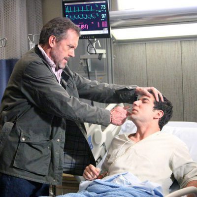 House en una escena del episodio 8x21 de la serie