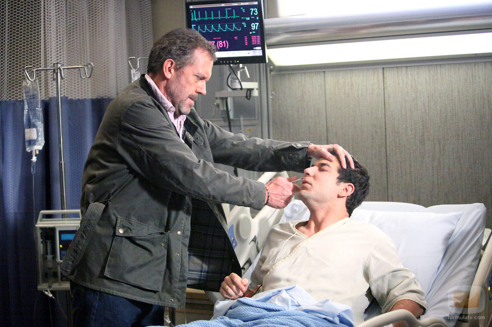 House en una escena del episodio 8x21 de la serie