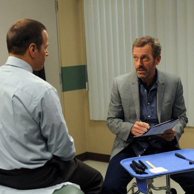 El Dr. House en una escena de "Everybody dies"