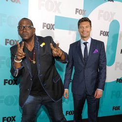 Randy Jackson y Ryan Seacrest en los Upfronts de Fox