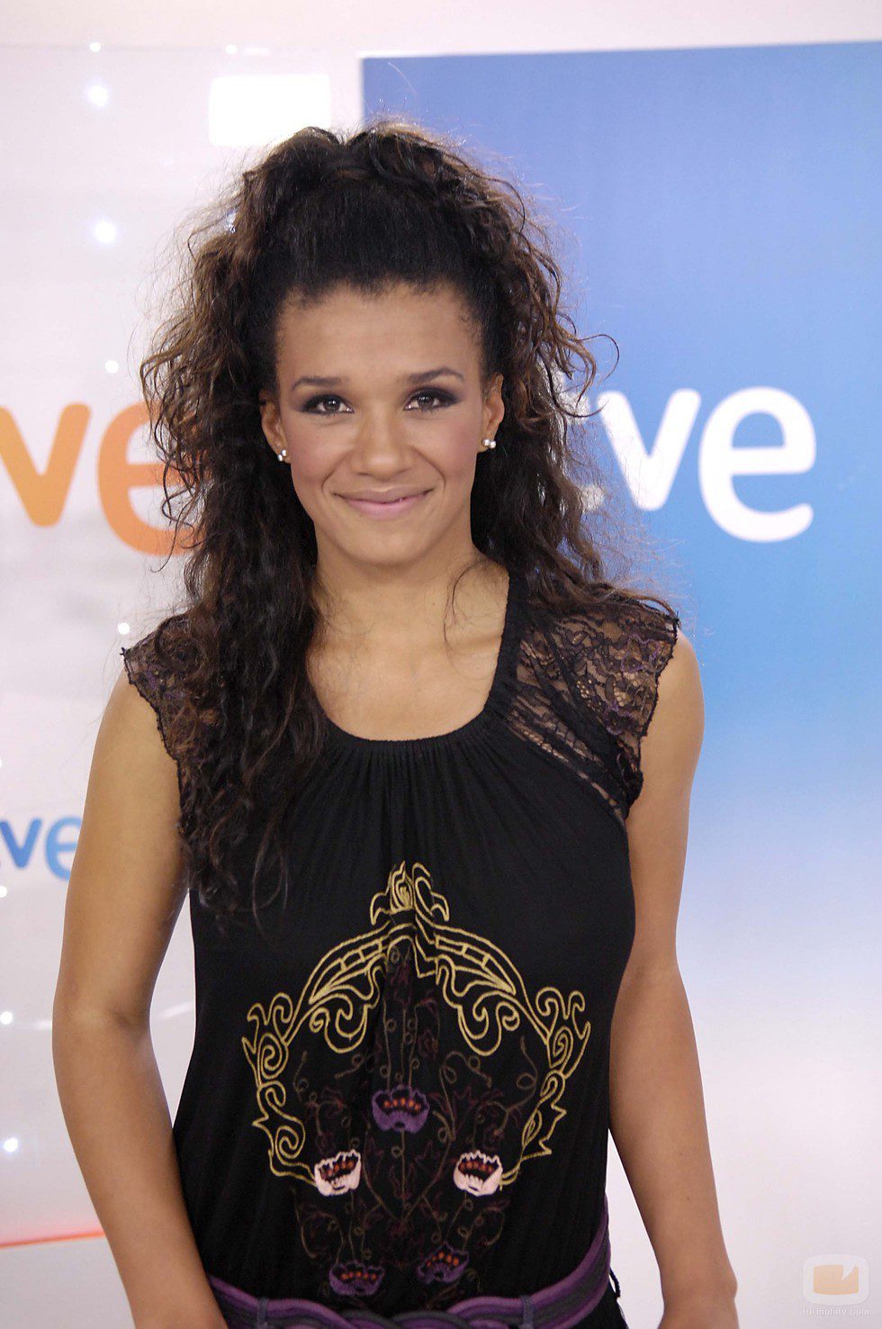 Desirée Ndjambo, presentadora del especial Eurovisión 2012