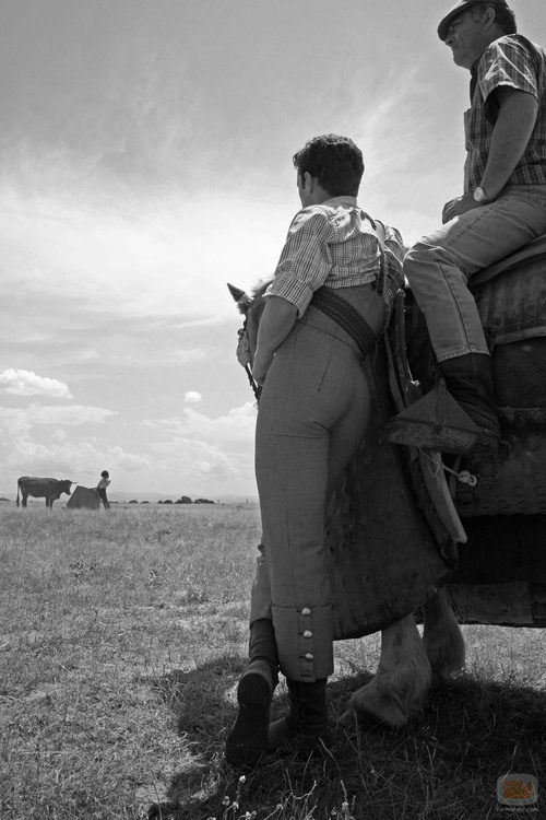 Imagen en blanco y negro de la serie sobre la fiesta del toro, 'Matadores'