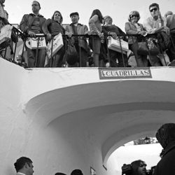 Imagen del patio de cuadrillas en blanco y negro