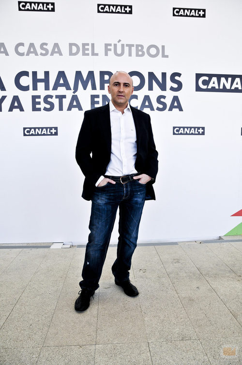 Plano general de Maldini en la presentación de la Champions