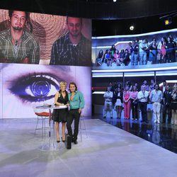 Mercedes Milá y Pepe Flores en el plató de 'Gran Hermano 12+1'