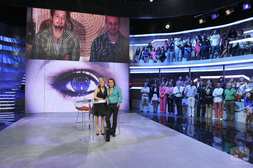 Mercedes Milá y Pepe Flores en el plató de 'Gran Hermano 12+1'