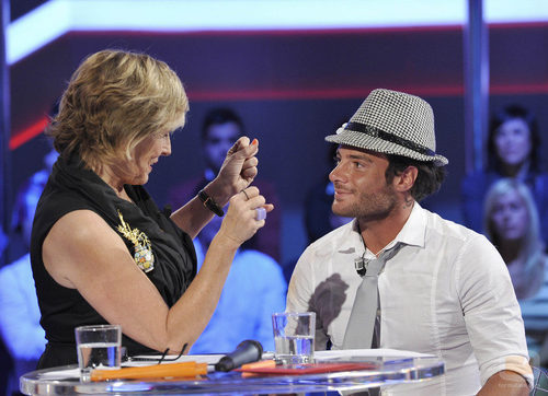 Mercedes Milá entrevista a Alessandro en la final de 'Gran Hermano 12+1'