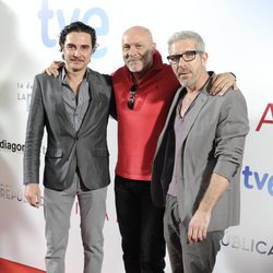 José Manuel Seda, Juan Fernández y Eduardo Velasco en el estreno de '14 de abril. La República' e 'Isabel'