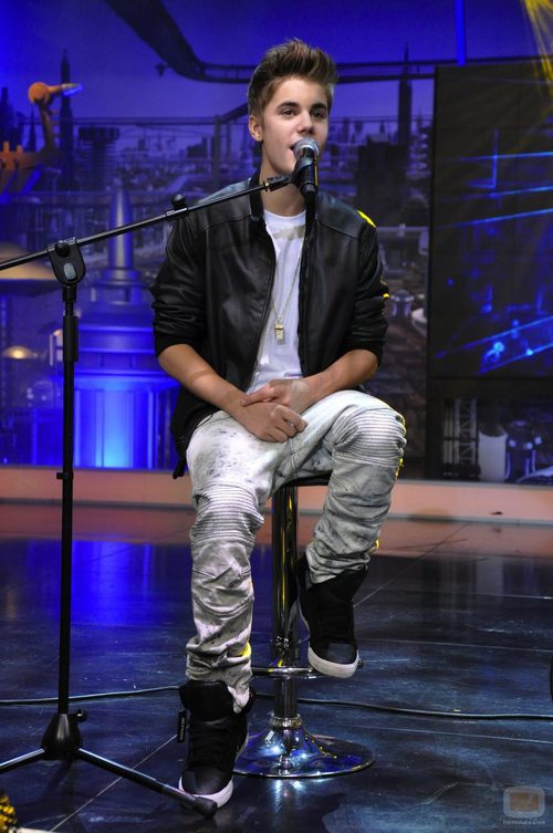 Justin Bieber canta durante su visita a 'El hormiguero'