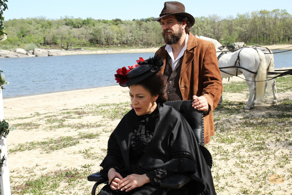 María Bouzas es Francisca Montenegro en 'El secreto de Puente Viejo'