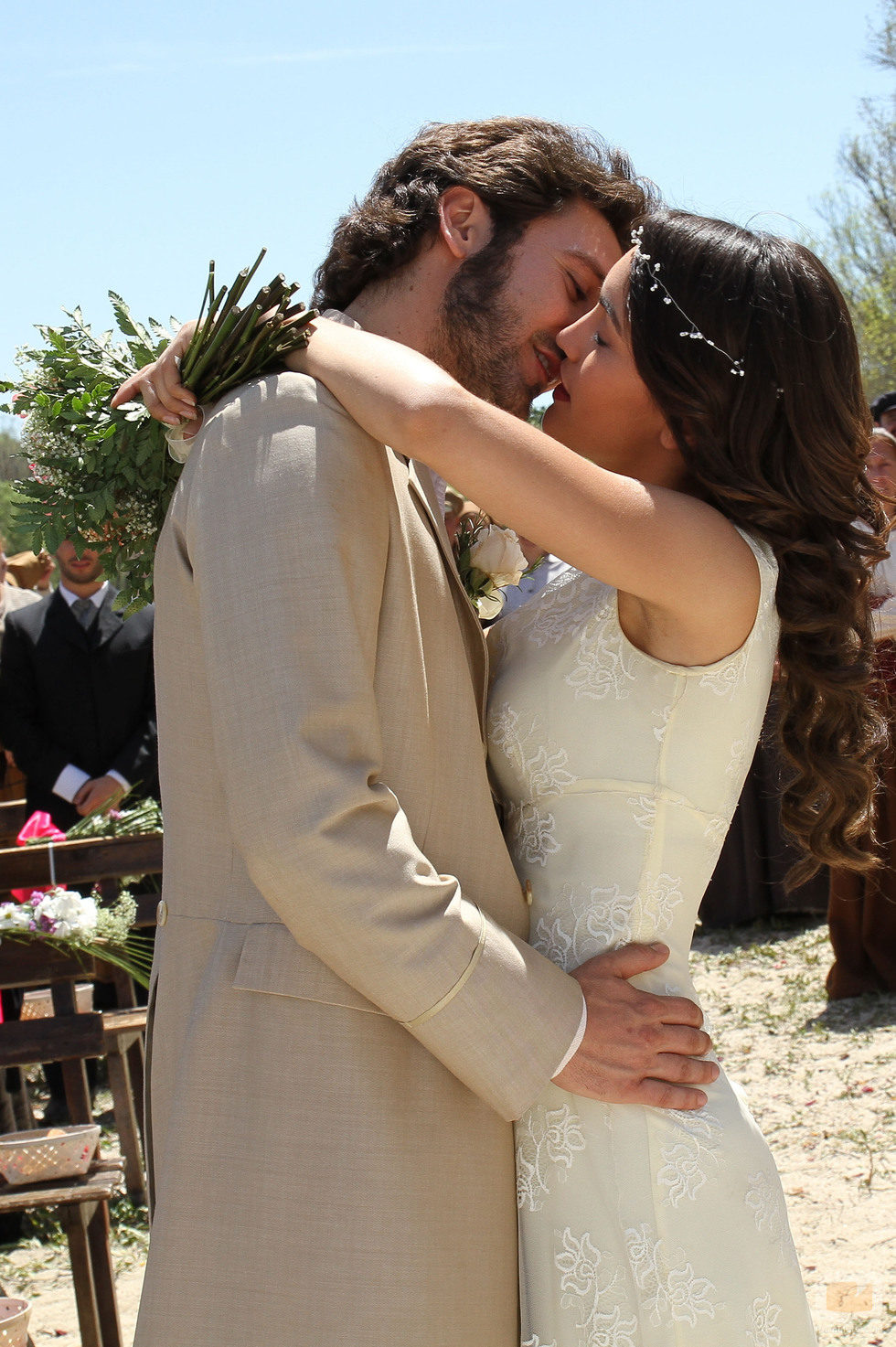 Álex Gadea y Megan Montaner se casan en la ficción