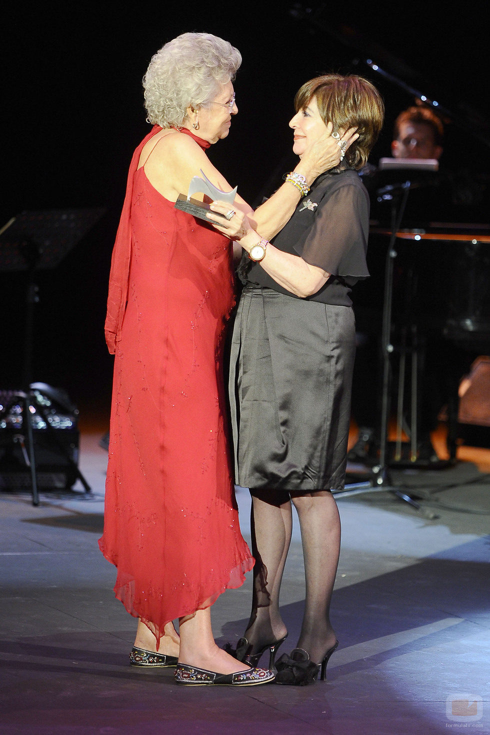 Pilar Bardem y Concha Velasco en la gala de la Unión de Actores 2012