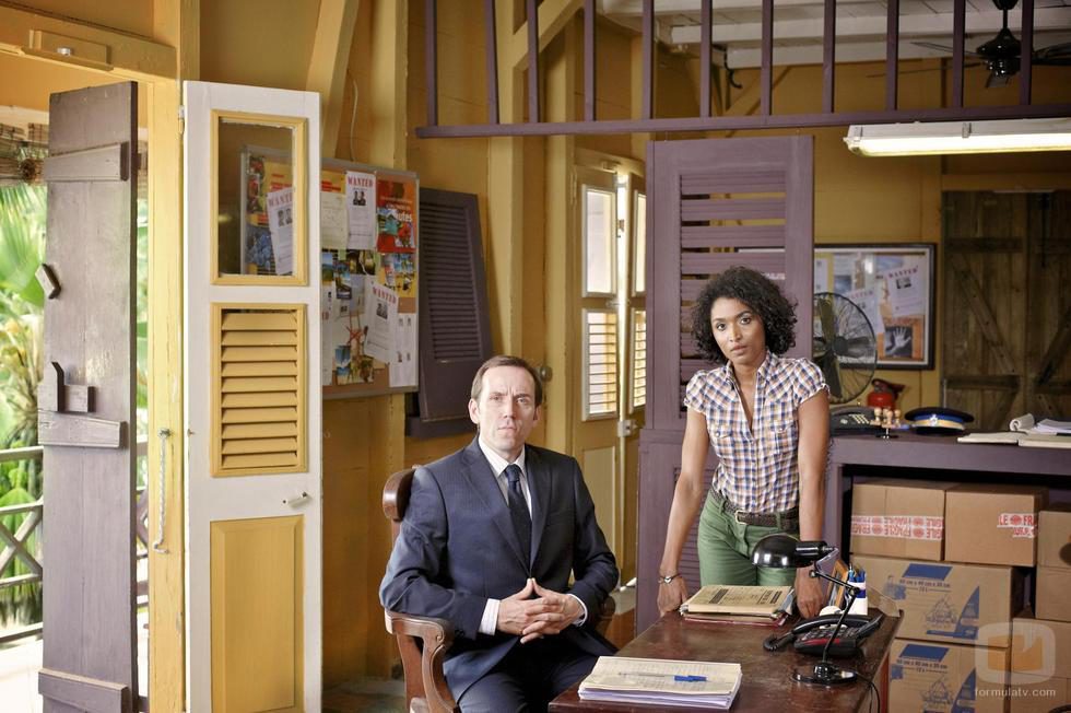 Ben Miller y Sara Martins de 'Crimen en el paraíso'