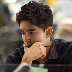 Dev Patel interpreta a Neal Sampat en 'The Newsroom'