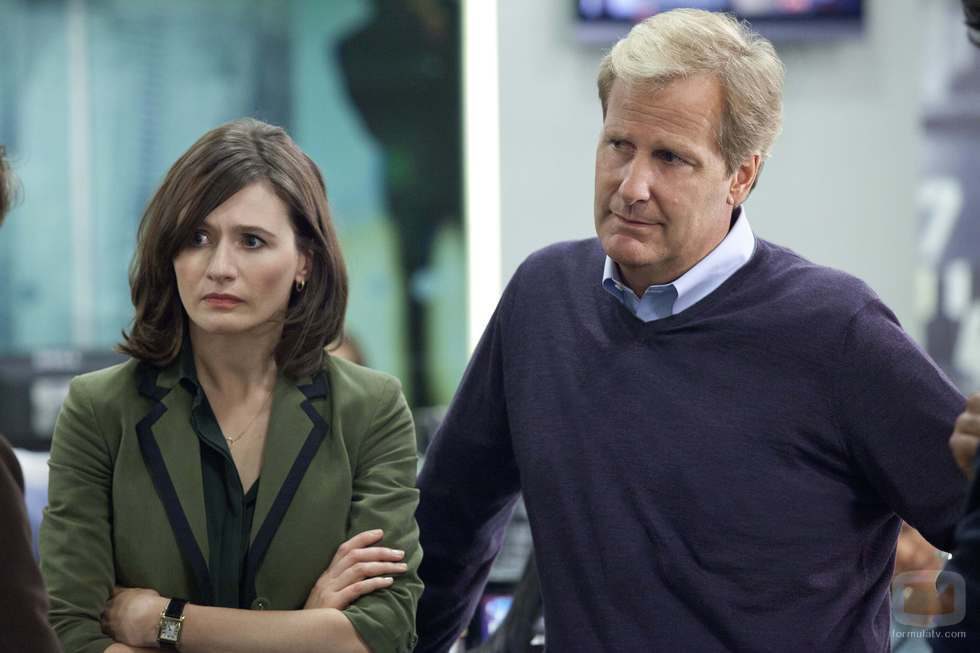 Jeff Daniels y Emily Mortimer juntos en 'The Newsroom'