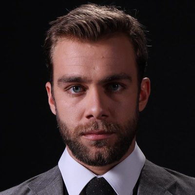Carlos Serrano es Fernando Mesía