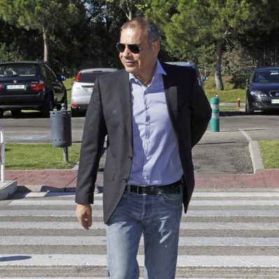 Nacho Abad en el tanatorio de Pedro Rodríguez