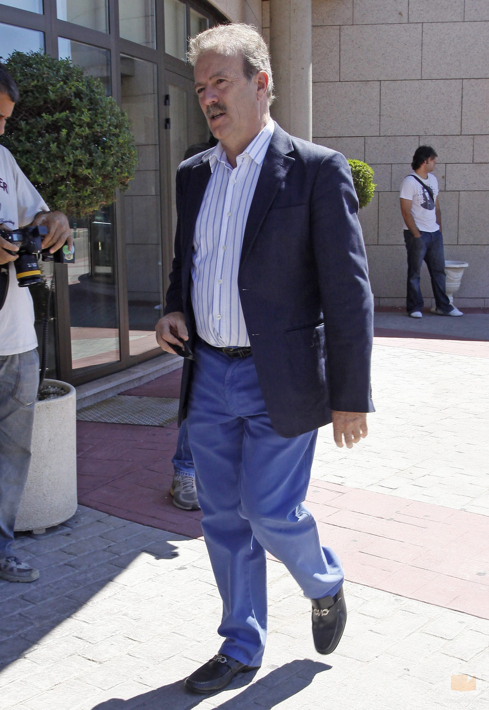 Manuel Campo Vidal en el funeral de Pedro Rodríguez