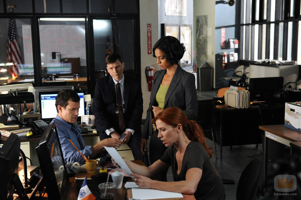 Poppy Montgomery y Dylan Wals en el capítulo 2 de imborrable