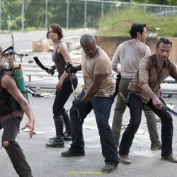 La lucha contra los zombies contiúa en la tercera temporada de 'The Walking Dead'