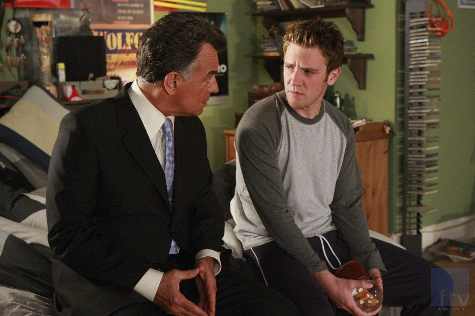 Ray Wise y Bret Harrison