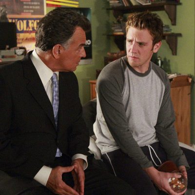 Ray Wise y Bret Harrison